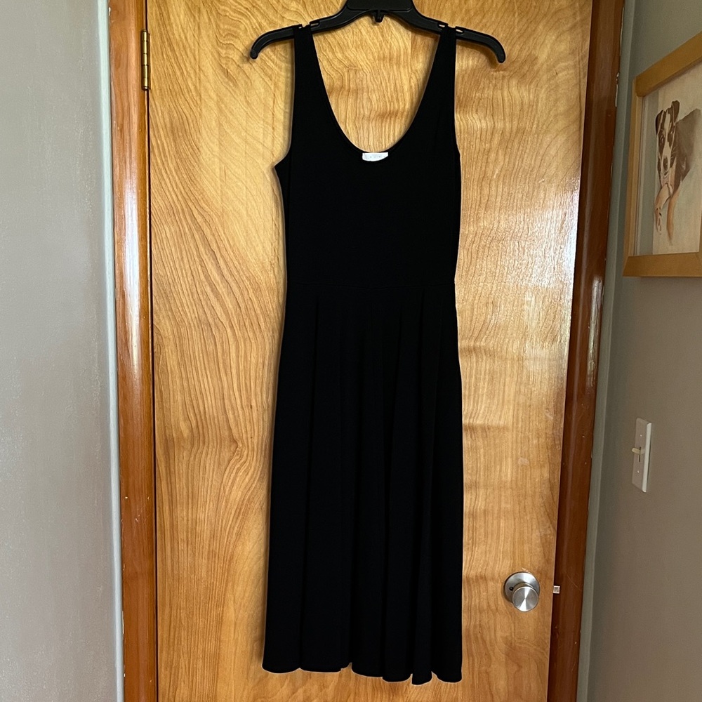 Leith Black Scoop Neck Sleeveless Midi Dress